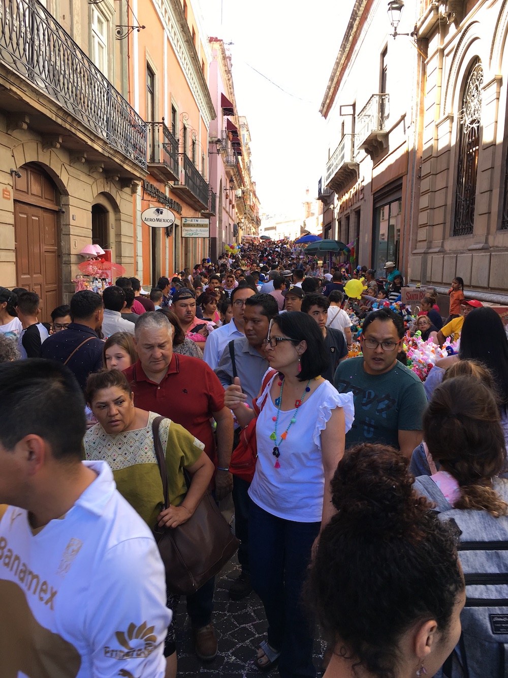 crowds on el dia de la flores